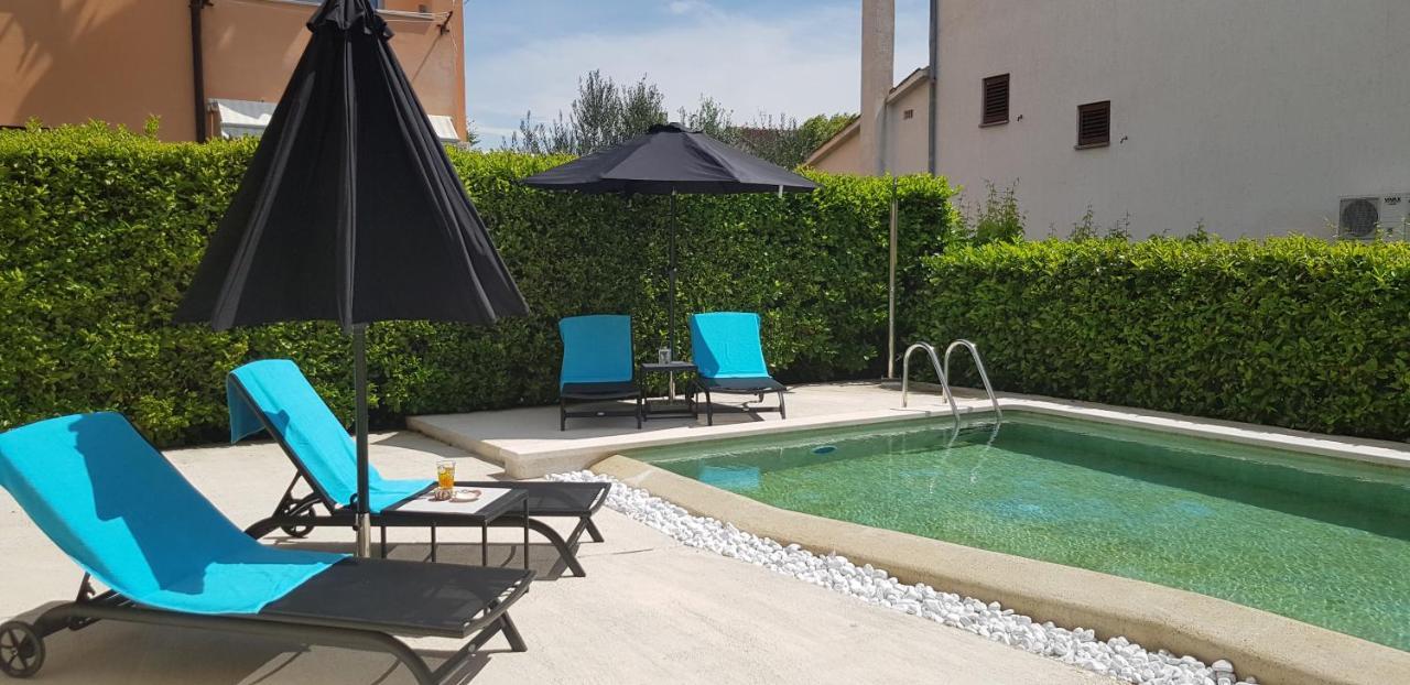 Apartmens Alenka Rovigno Esterno foto