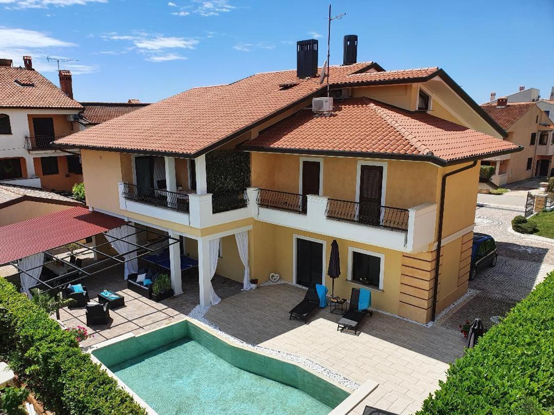 Apartmens Alenka Rovigno Esterno foto