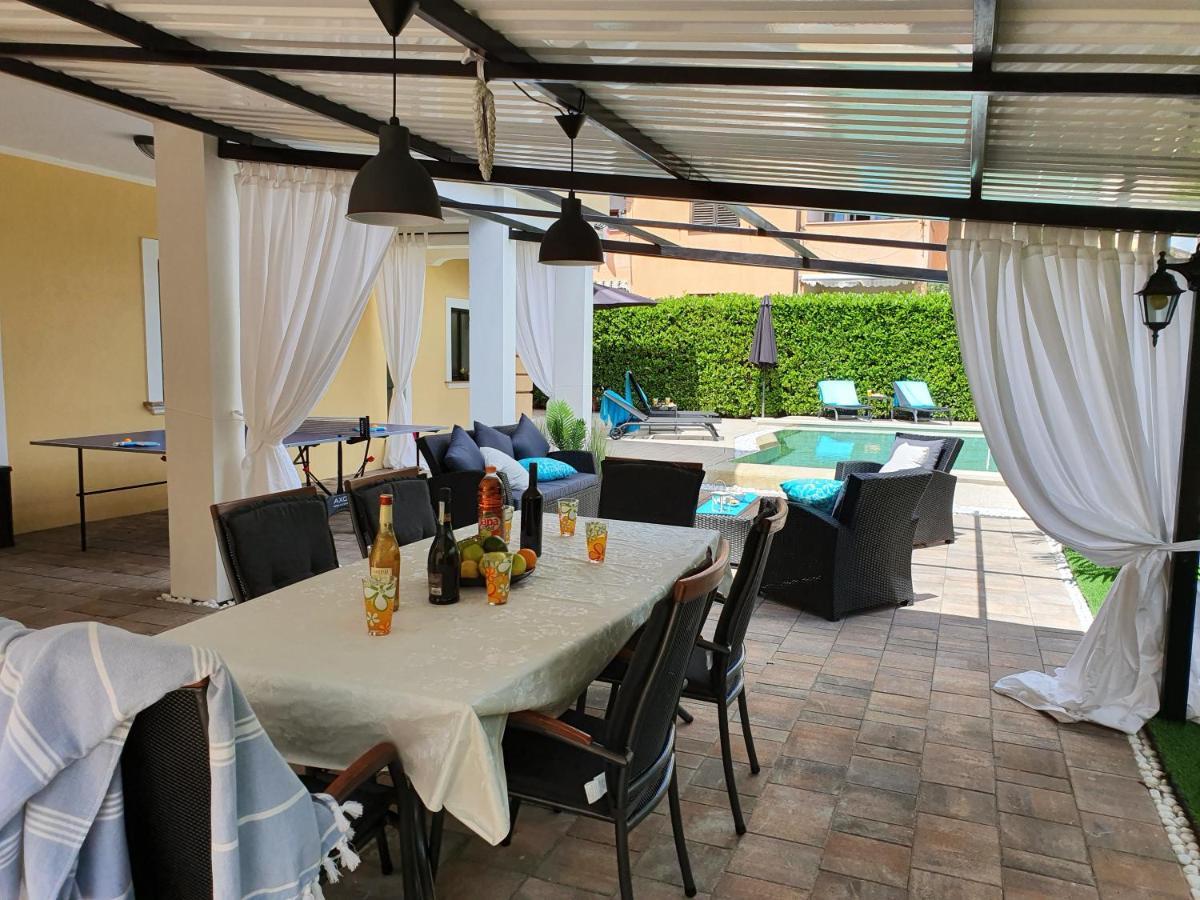 Apartmens Alenka Rovigno Esterno foto