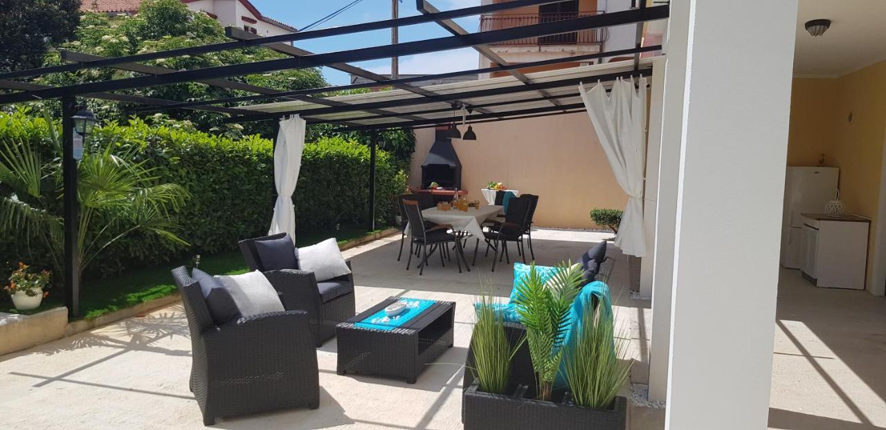 Apartmens Alenka Rovigno Esterno foto
