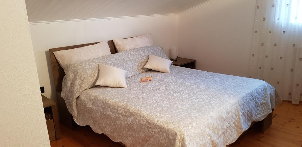 Apartmens Alenka Rovigno Esterno foto